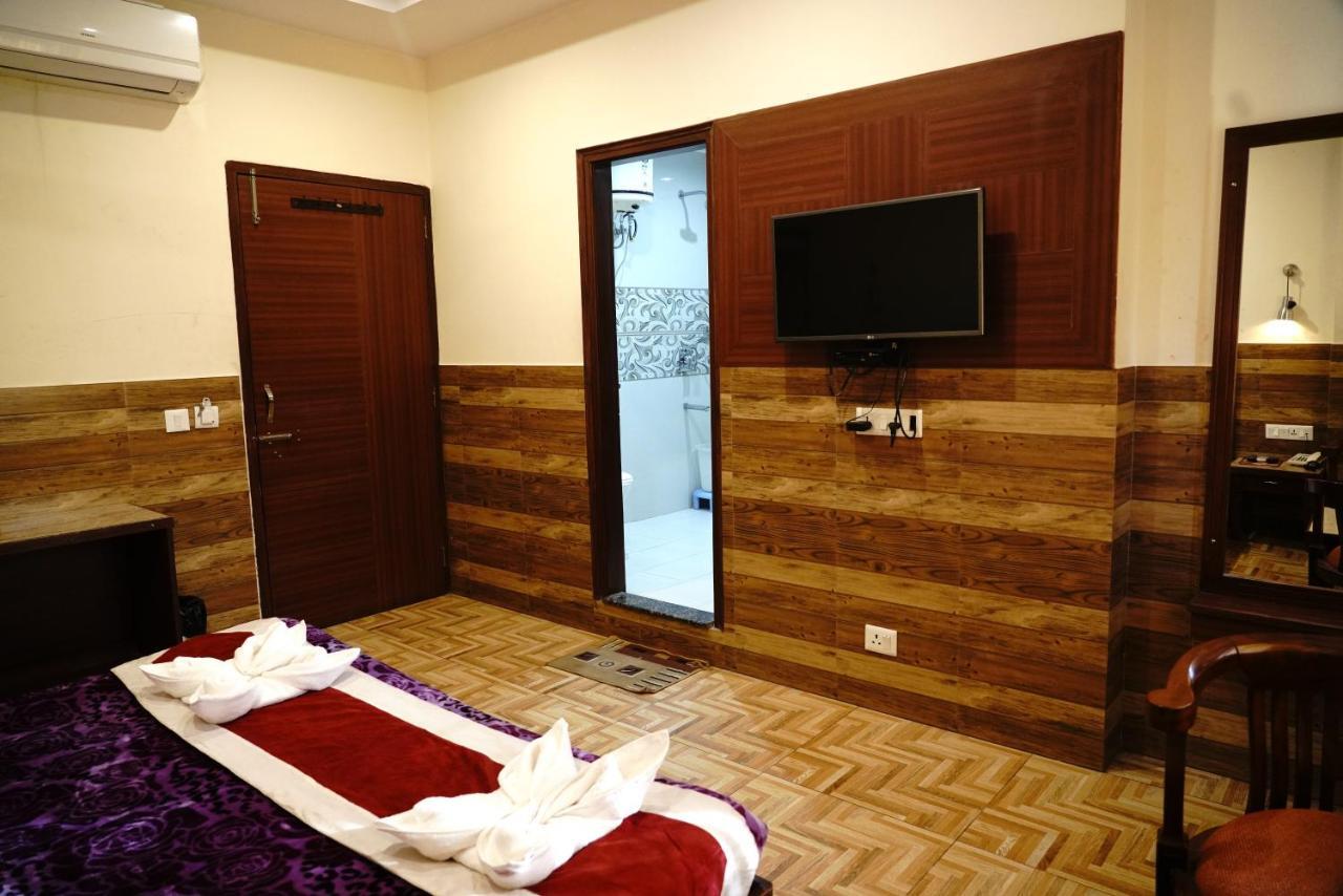 Hotel Vishnu Inn Dehradun Exterior photo